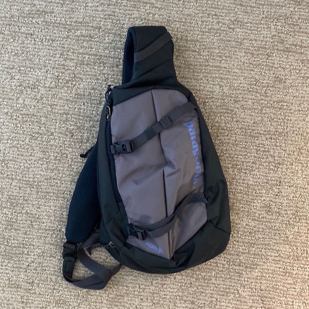 Patagonia 8L atom sling